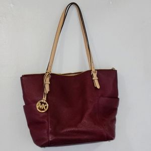 MICHEAL KORS PEPPLE LEATHER SHOULDER BAG